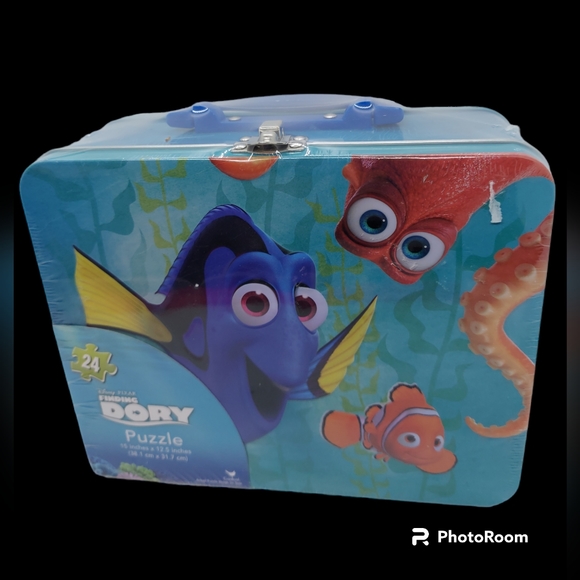 Disney Pixar Finding Dory 24 Piece Puzzle In Lunchbox Style Case NWOT - Picture 1 of 9